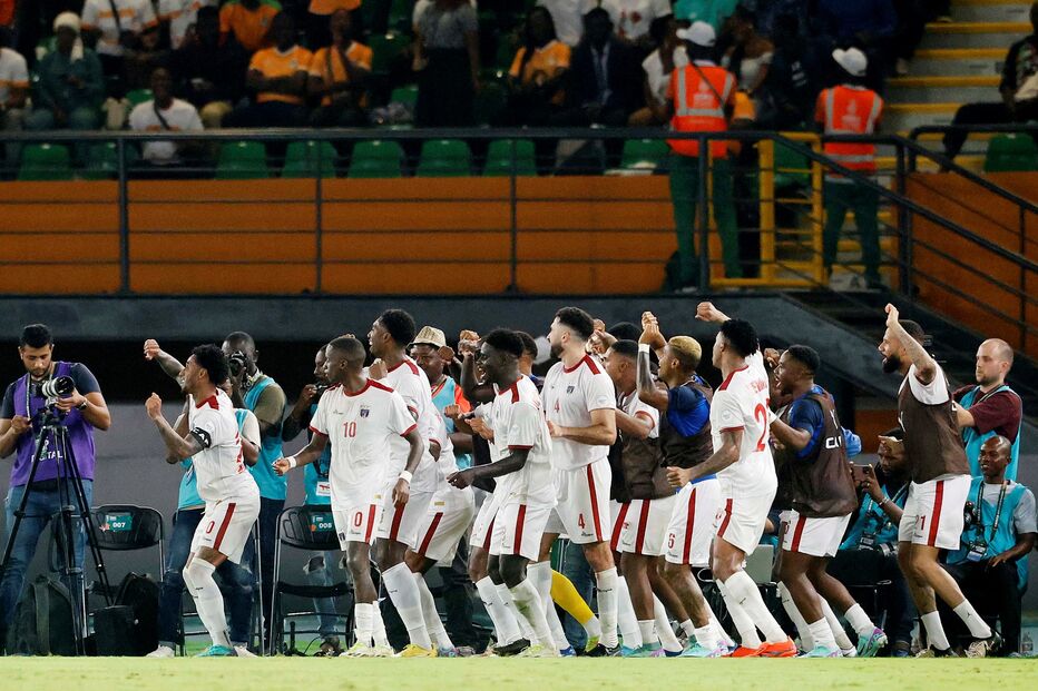 Jogadores de Cabo-Verde festejam golo na CAN