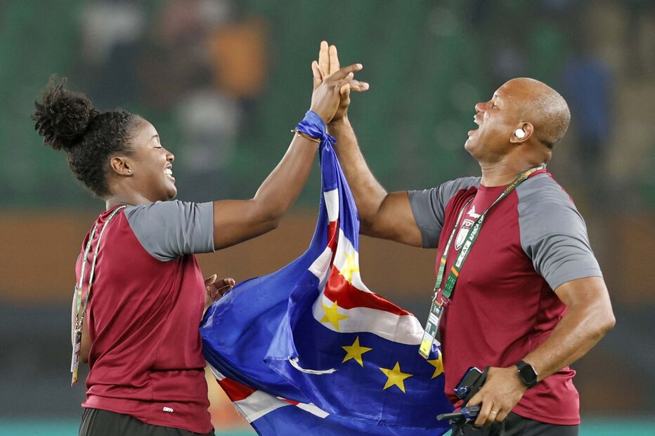 Equipa técnica de Cabo-Verde celebra vitória na CAN