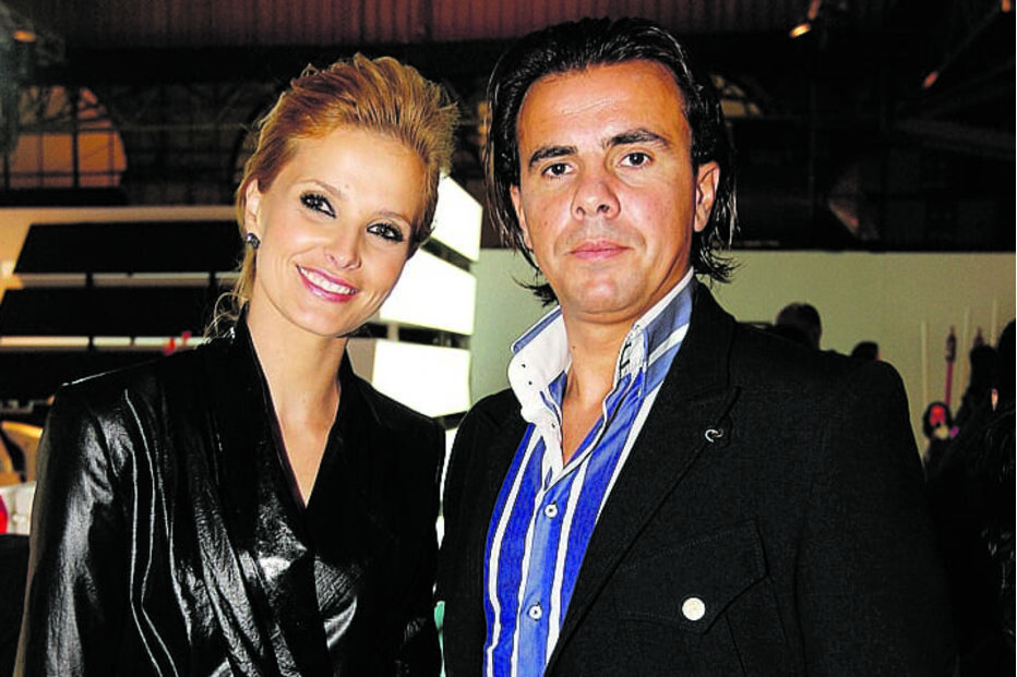 Cristina Ferreira e António Casinhas com aliança na mão esquerda