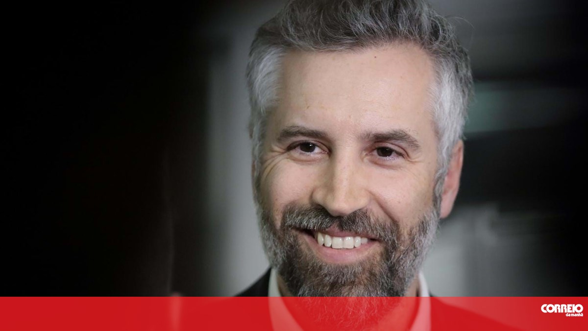 Pedro Nuno Santos acusa AD de querer abdicar em quatro anos de valor equivalente a PRR