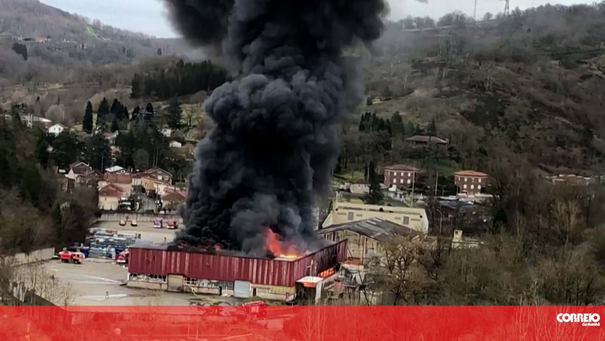 Incêndio deflagra em armazém de reciclagem que 900 toneladas de baterias de lítio