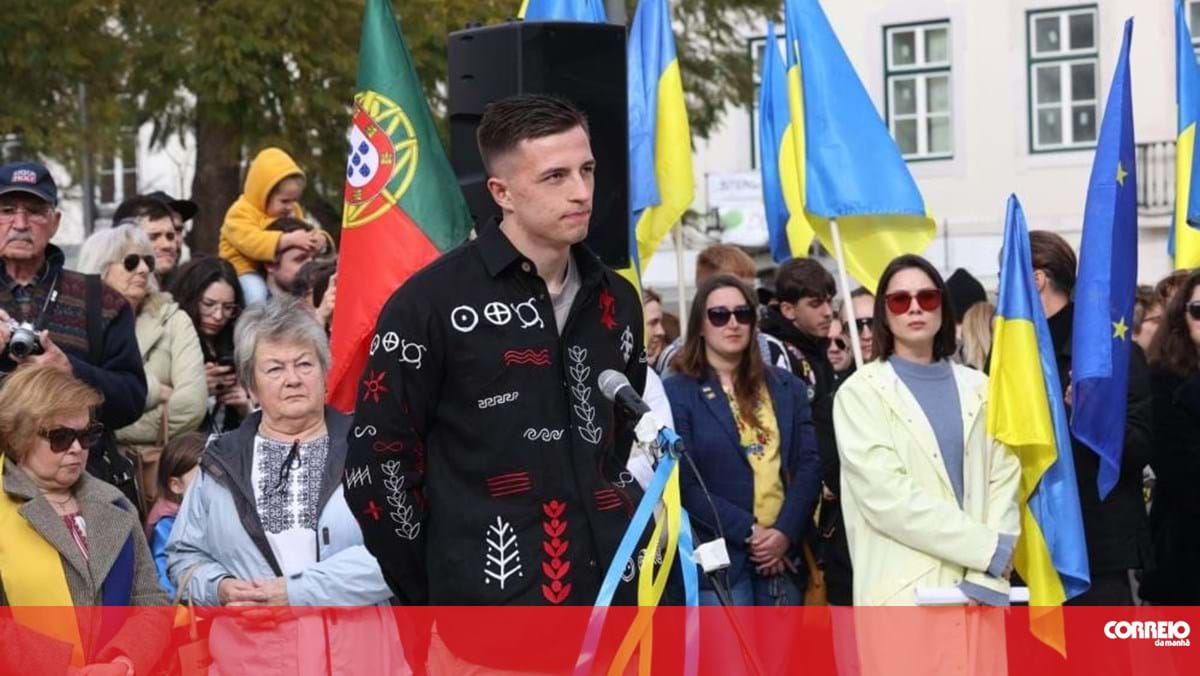 Guarda-redes do Benfica participa em manifestação de apoio à Ucrânia em Lisboa