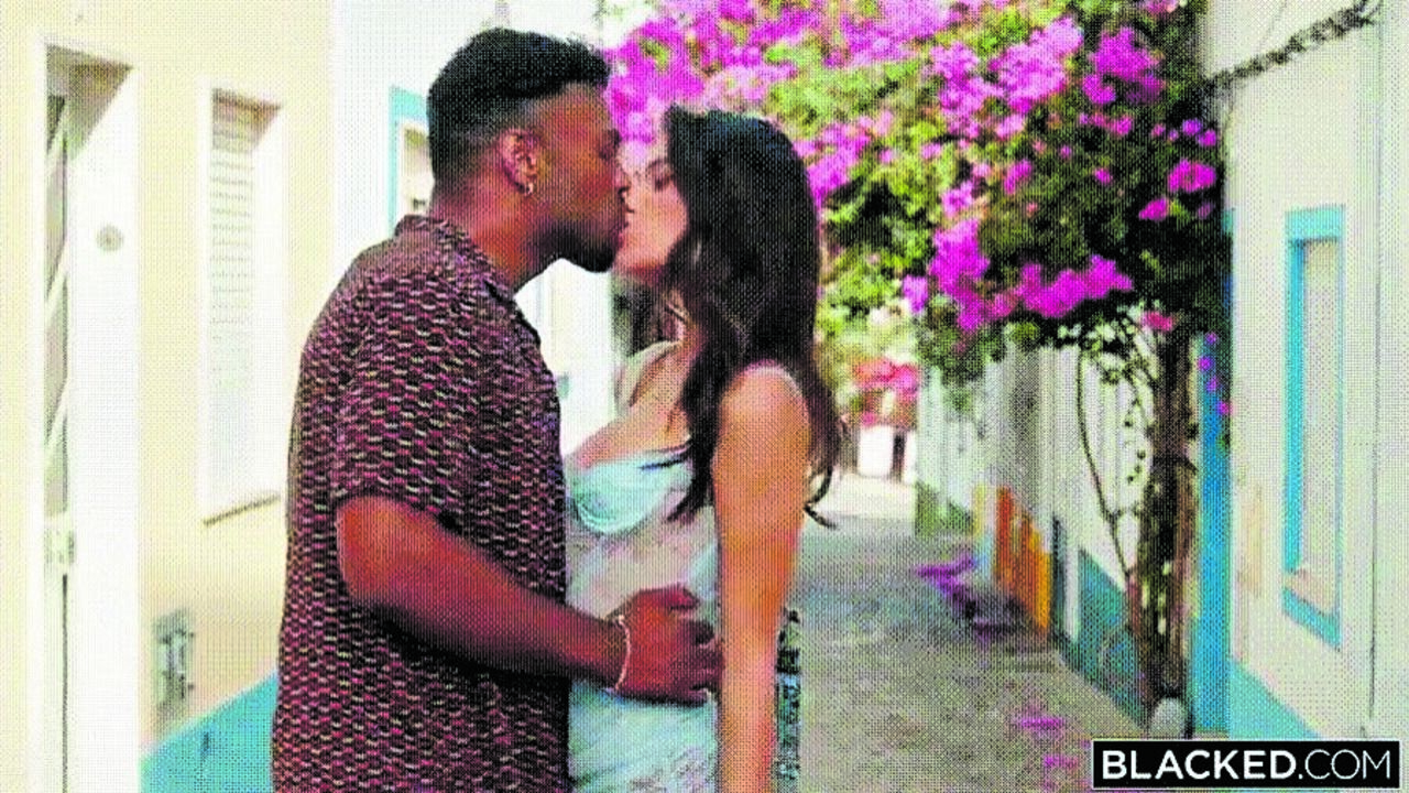 Filme pornográfico agita ruas do Algarve - Atualidade - Correio da Manhã