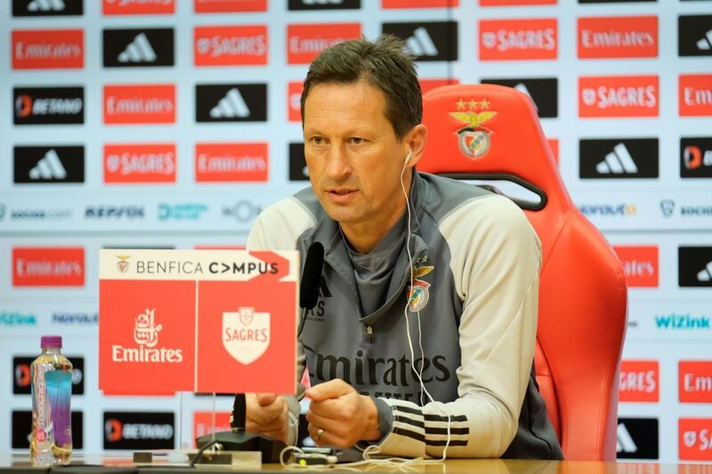 Schmidt revela que novo reforço do Benfica está lesionado e vai falhar "próximas três semanas"