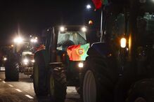 De bandeira hasteada e com cartazes de protesto: As imagens dos agricultores em Elvas 