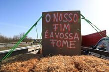 Protesto dos agricultores corta A25 na Guarda