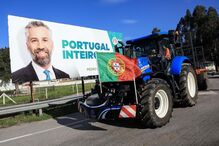 Mais de 100 tratores desfilam em Estarreja para exigir preços justos à produção