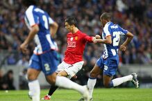 Cristiano Ronaldo marcou, frente ao FC Porto, um dos melhores golos da carreira. Este remate, quase do meio-campo, valeu-lhe um prémio Puskas
