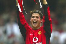 Cristiano Ronaldo marcou na final da FA CUP e conquistou o primeiro troféu de uma das carreiras mais laureadas do futebol. Pelo United conquistou nove troféus