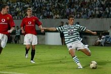 Num jogo de pré-época, em 2003, Cristiano Ronaldo defrontou o Manchester United e despertou o interesse do treinador adversário, Alex Ferguson