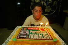 Cristiano Ronaldo atinge a maioridade, num momento em que o seu futuro como estrela do futebol é cada vez mais uma realidade