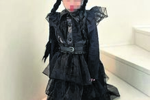 Valentina, filha de Joana Diniz, escolheu um disfarce da personagem Wednesday para usar no Carnaval 