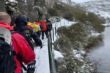 Homem resgatado depois de cair de uma altura de cinco metros na Serra da Estrela