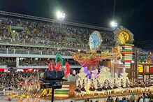 Portugal desfila no Sambódromo do Rio de Janeiro embalado pelo samba e pelo fado da Unidos da Tijuca