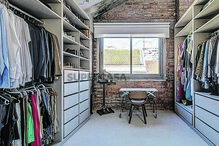 Alguns pormenores das divisões da luxuosa moradia de Kelly Bailey e Lourenço Ortigão