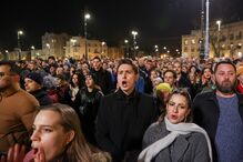 Dezenas de milhares de pessoas protestam contra governo de Viktor Orbán
