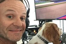 Rubens Barrichello com o cão