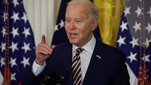 China chama hipócrita a Biden por acusações de xenofobia contra Pequim
