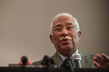 Ex-secretário-geral do PS, António Costa, intervém durante a cerimónia do lançamento de livro do deputado Miguel Costa Matos