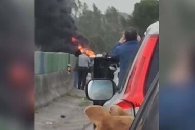 Autocarro em chamas na A1 corta trânsito no sentido Porto-Lisboa