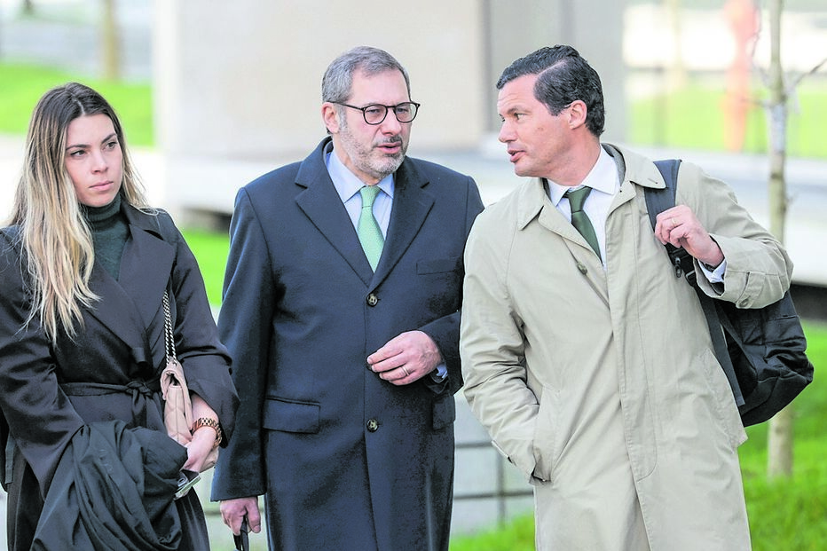 Paulo Sá e Cunha (centro), defensor de Pedro Calado, e André de Noronha, de Custódio Correia