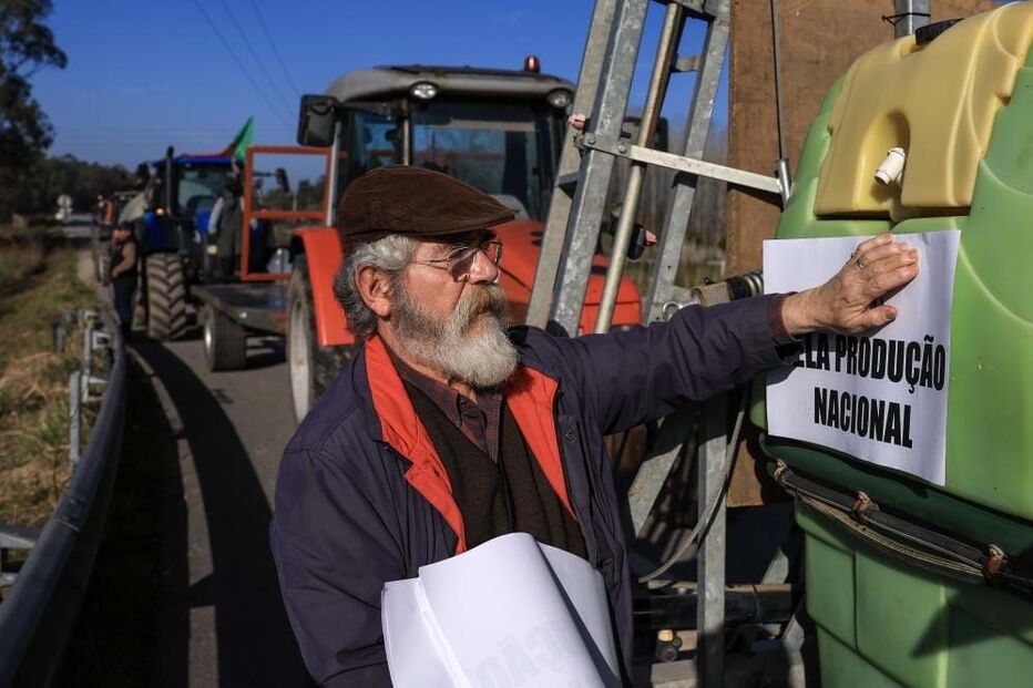 Mais de 100 tratores desfilam em Estarreja para exigir preços justos à produção