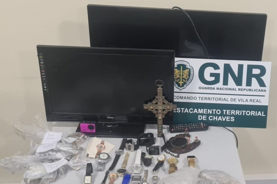 Material apreendido pela GNR na casa do suspeito