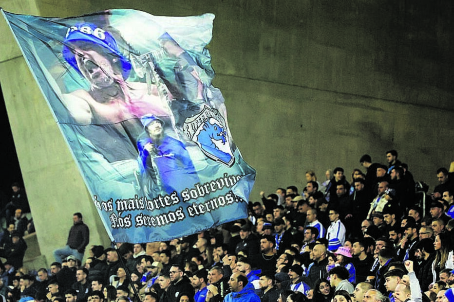 Super Dragões com chefe à condição não se esquecem de ‘Macaco’ no jogo