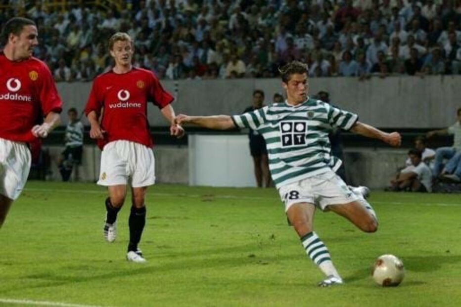 Num jogo de pré-época, em 2003, Cristiano Ronaldo defrontou o Manchester United e despertou o interesse do treinador adversário, Alex Ferguson