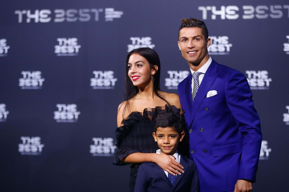 Cristiano Ronaldo apareceu pela primeira vez em público com a atual companheira, Georgina, numa gala do The Best, em 2017