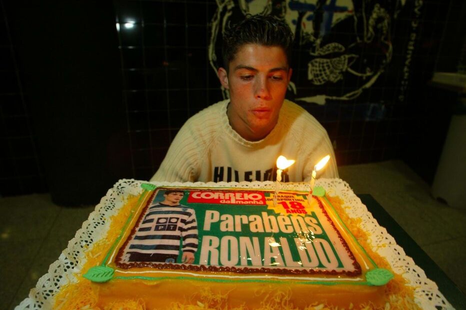 Cristiano Ronaldo atinge a maioridade, num momento em que o seu futuro como estrela do futebol é cada vez mais uma realidade