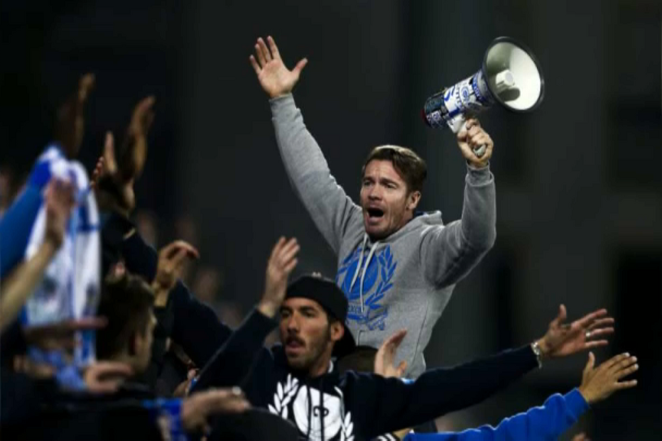 ‘Macaco’ apertado com mensagens do terror na Assembleia Geral do FC Porto