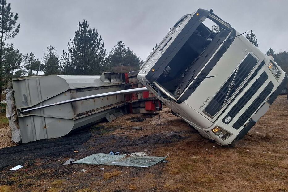 Despiste de camião em Montalegre