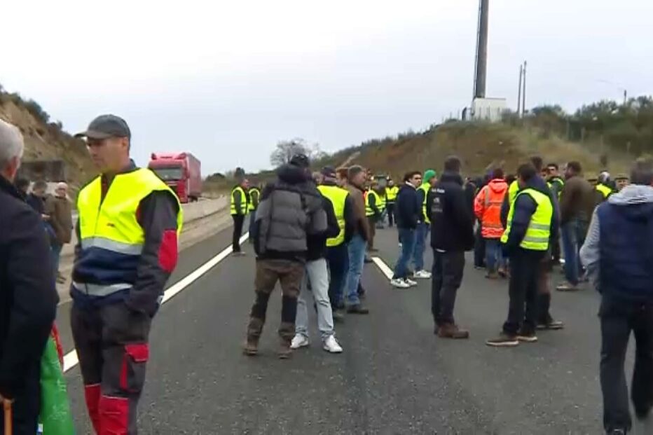 Protesto de agricultores em Macedo de Cavaleiros
