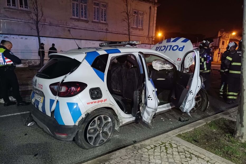 Colisão com carro da PSP faz quatro feridos em Lisboa