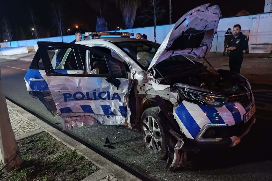 Colisão com carro da PSP faz quatro feridos em Lisboa