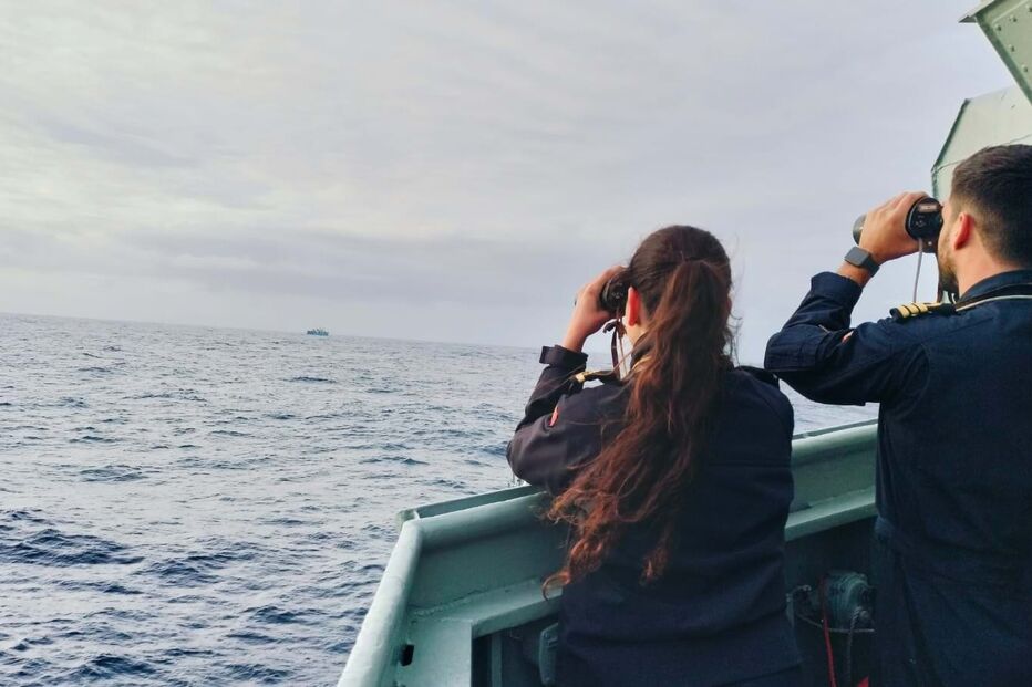 Marinha controla passagem de navio russo