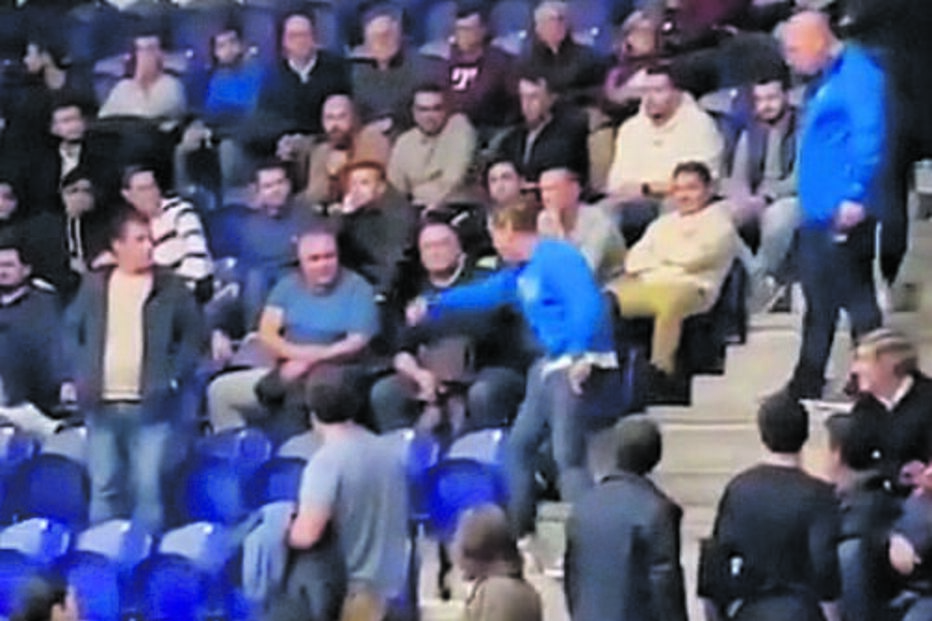 ‘Macaco’ filmado a intimidar sócios na assembleia geral do FC Porto