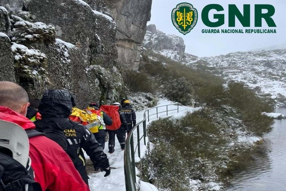 Homem resgatado depois de cair de uma altura de cinco metros na Serra da Estrela