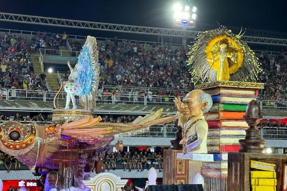 Portugal desfila no Sambódromo do Rio de Janeiro embalado pelo samba e pelo fado da Unidos da Tijuca