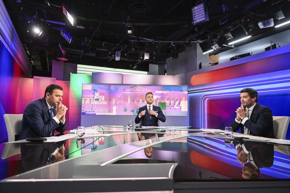 Debate entre Luís Montenegro e André Ventura