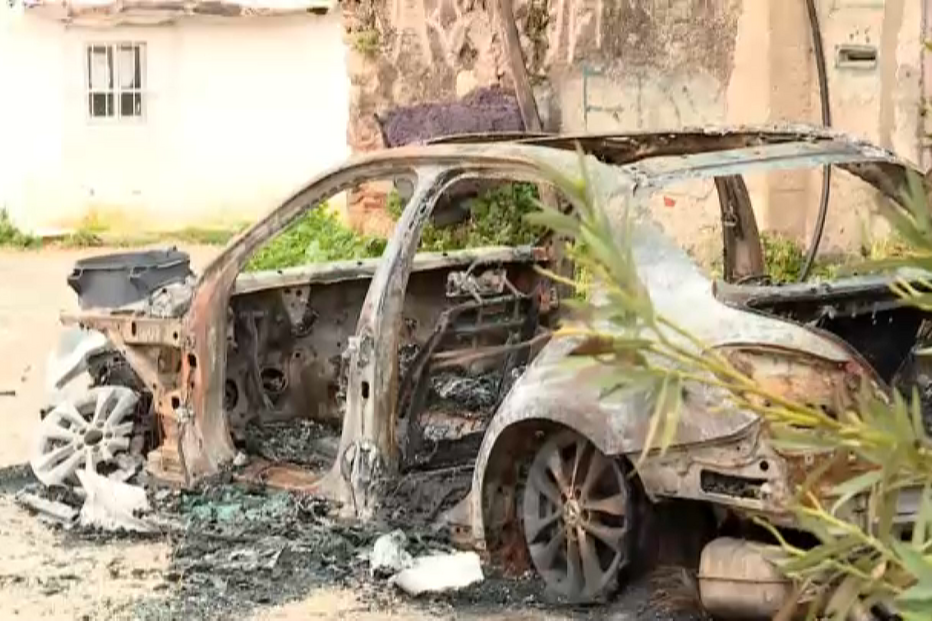Grupo que executou angolano em Oeiras pega fogo ao carro da fuga para destruir provas