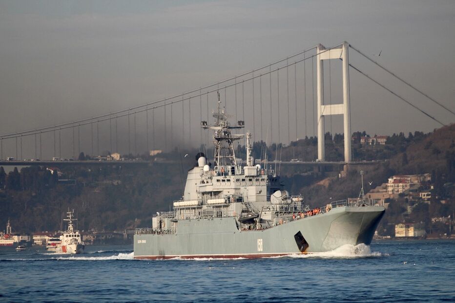 Navio russo destruído