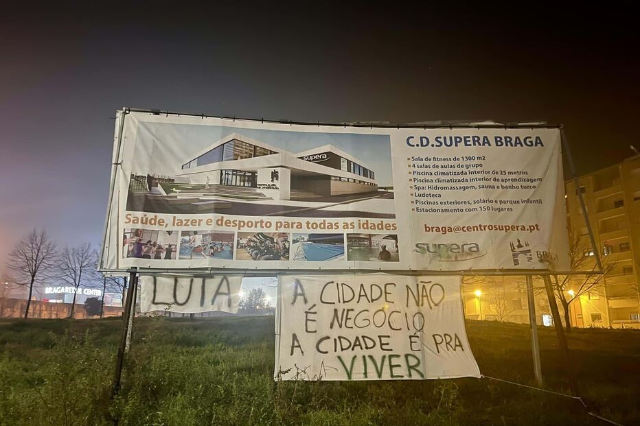 Cartaz de protesto dos moradores