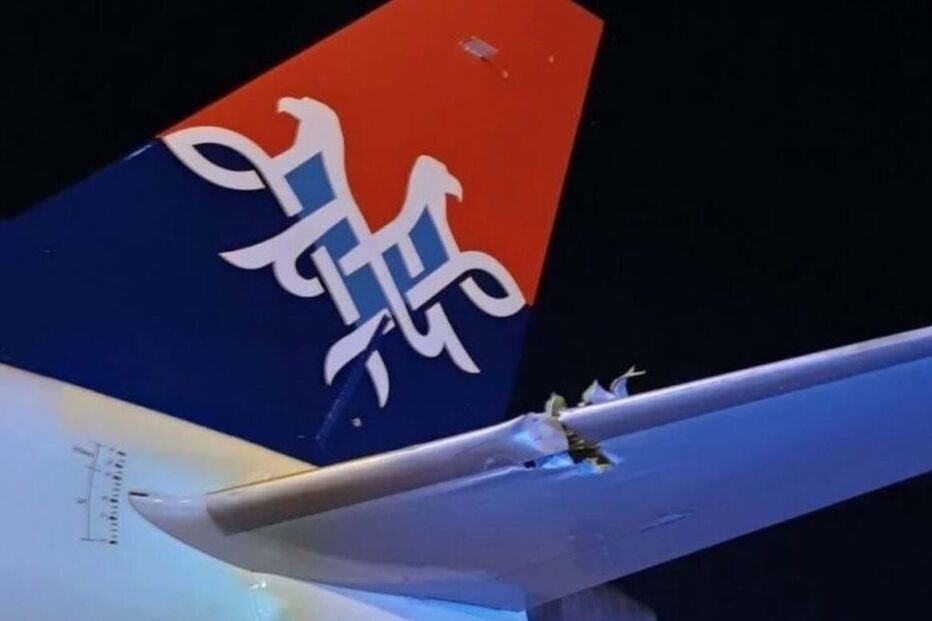  Avião com 106 pessoas a bordo aterra de emergência em Belgrado