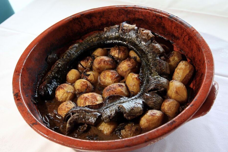 Lampreia com batatas assadas