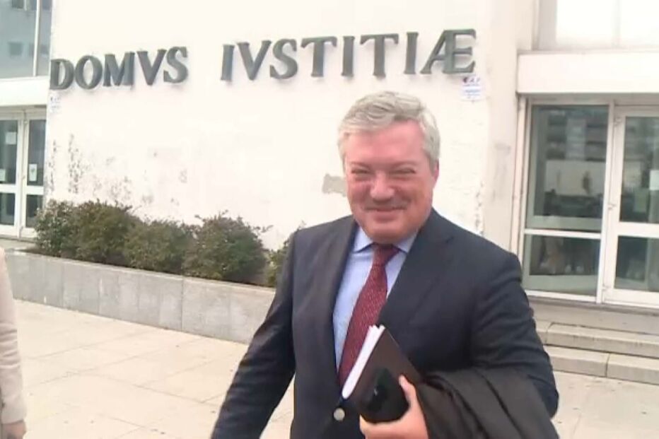 Câmara de Vila Nova de Gaia paga viagens para convidados verem FC Porto na Champions