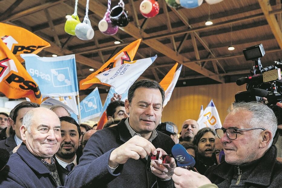 Luís Montenegro em campanha