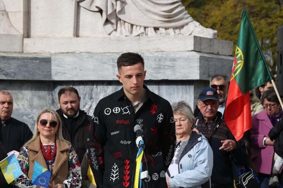 Guarda-redes do Benfica participa em manifestação de apoio à Ucrânia