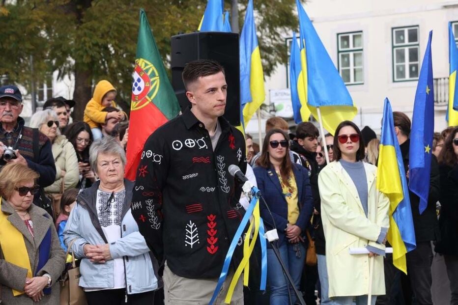 Guarda-redes do Benfica participa em manifestação de apoio à Ucrânia
